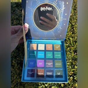 Profusion Cosmetics Harry Potter 16 Shade Palette. GORGEOUS COLORS: NEW